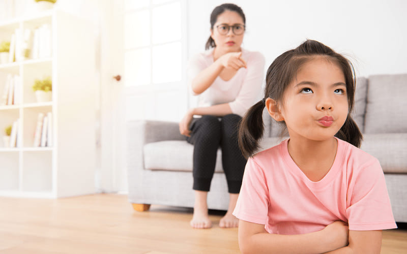 Nên tìm hiểu nguyên nhân vì sao con nói dối