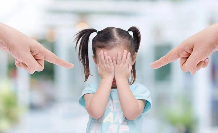 Con nói dối có nên phạt con không